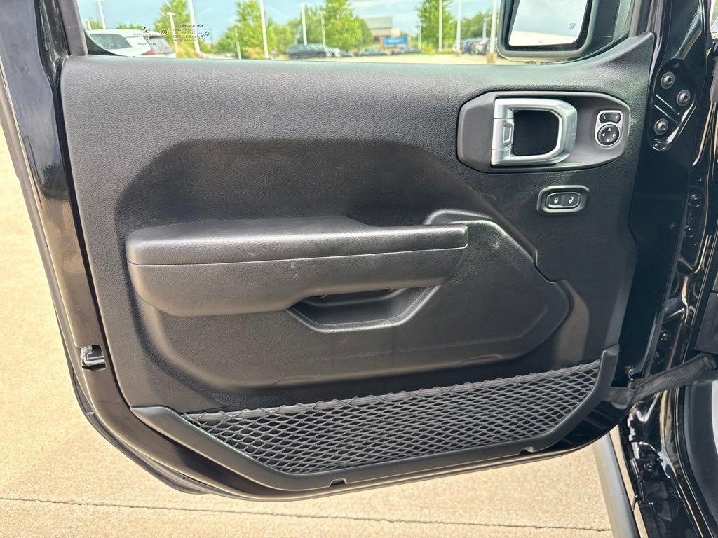 Used 2021 Jeep Gladiator Sport AWD/4WD image 16
