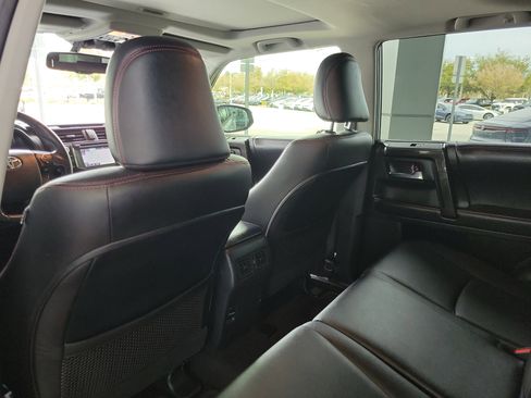 Used 2018 Toyota 4Runner TRD Off-Road Premium image 27