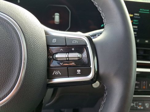 Certified 2026 Kia Carnival SX Prestige FWD image 24