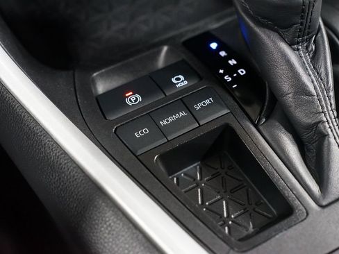 Certified 2024 Toyota RAV4 XLE FWD image 22