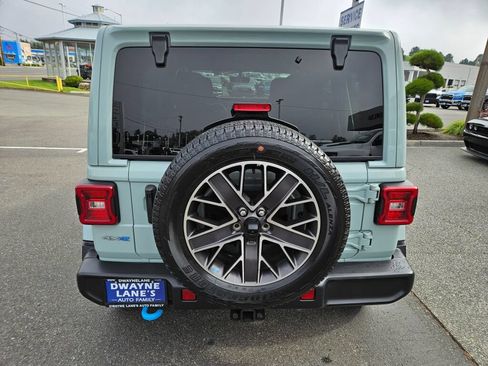 Used 2023 Jeep Wrangler Unlimited Sahara w/ Cold Weather Group AWD/4WD image 4