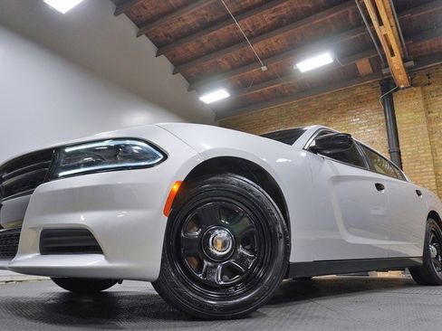 Used 2021 Dodge Charger Police w/ Street Appearance Group image 3