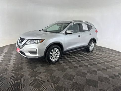 Used 2017 Nissan Rogue SV AWD/4WD image 3