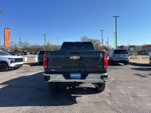 Used 2025 Chevrolet Silverado 2500 LTZ w/ LTZ Convenience Package image 4