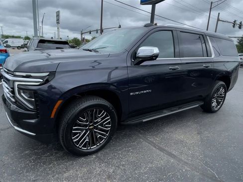 New 2025 Chevrolet Suburban Premier image 6