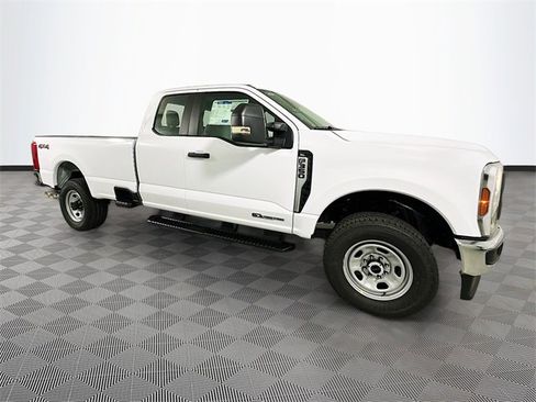 New 2026 Ford F350 XL w/ XL Chrome Package image 3