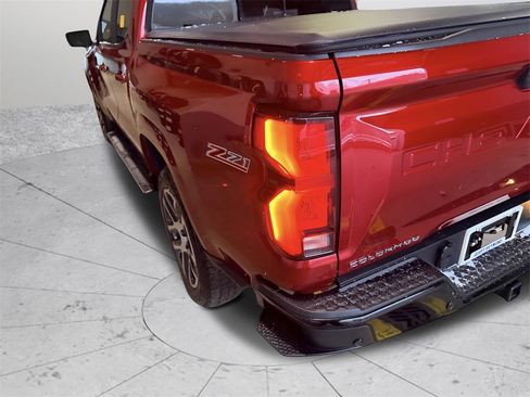 Used 2024 Chevrolet Colorado Z71 w/ Z71 Convenience Package 2 image 9