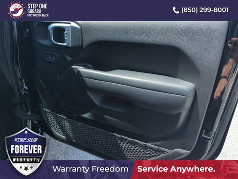 Used 2025 Jeep Gladiator Sport AWD/4WD image 32