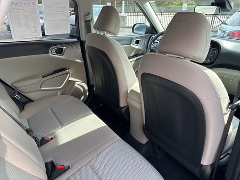 Used 2024 Kia Soul LX w/ Option Group 015 image 23