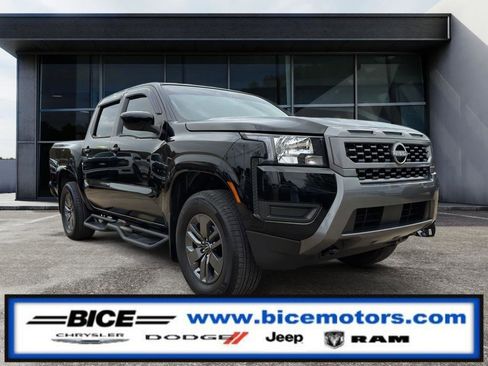 Used 2025 Nissan Frontier SV image 1