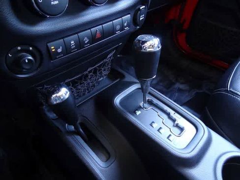 Used 2016 Jeep Wrangler Unlimited Rubicon AWD/4WD image 31
