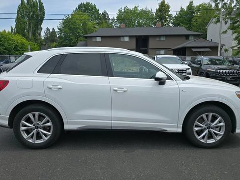 Used 2025 Audi Q3 2.0T Premium AWD/4WD image 2