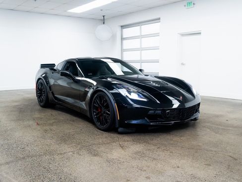 Used 2015 Chevrolet Corvette Z06 w/ 2LZ Preferred Equipment Group image 21