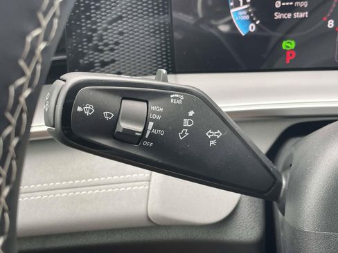 New 2026 Volkswagen Tiguan SE FWD image 24