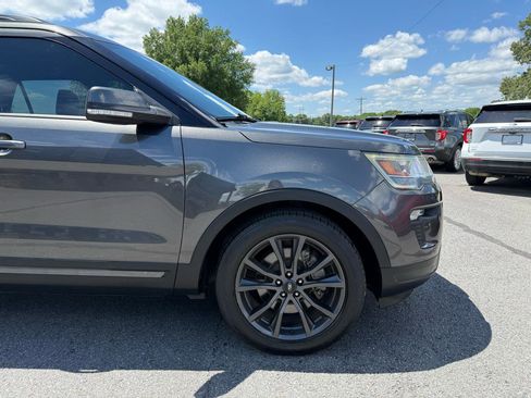 Used 2018 Ford Explorer XLT w/ Equipment Group 202A FWD image 40