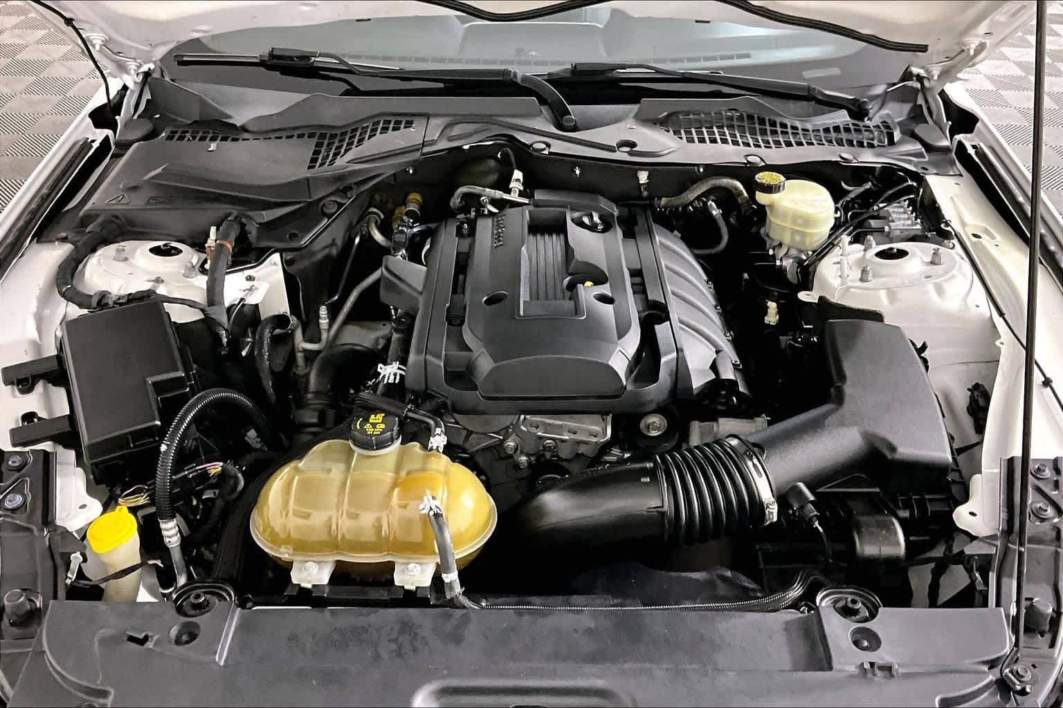 Used 2015 Ford Mustang Premium RWD image 27
