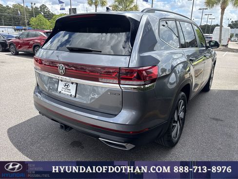 Used 2025 Volkswagen Atlas SE AWD/4WD image 4