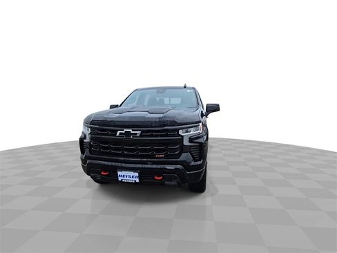Used 2022 Chevrolet Silverado 1500 LT Trail Boss w/ Convenience Package II image 3