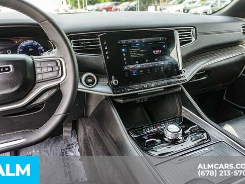 Used 2023 Jeep Wagoneer Series III w/ Preferred Equipment Group image 35