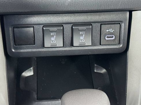 Certified 2025 Toyota Corolla Cross XLE FWD image 20
