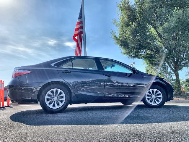 Used 2017 Toyota Camry LE FWD image 9