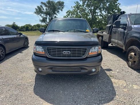 Used 2002 Ford F150 Harley-Davidson RWD image 1