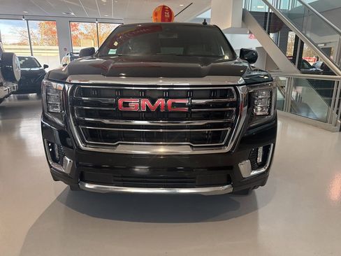 Used 2023 GMC Yukon SLT image 2
