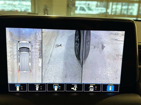 Used 2021 GMC Yukon AT4 w/ AT4 Premium Plus Package image 44