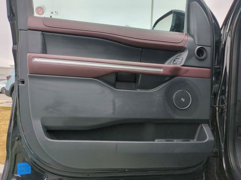 Used 2024 Ford Expedition Max Limited image 16