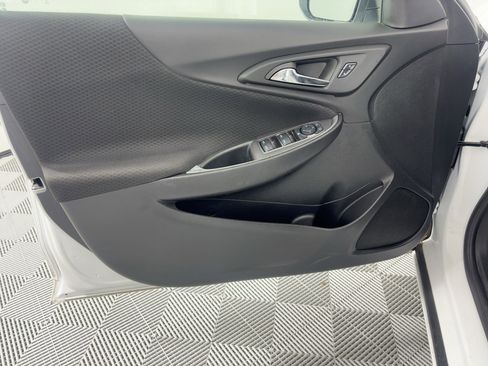 Used 2025 Chevrolet Malibu LT image 12