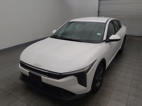 Used 2025 Kia K4 FWD image 15