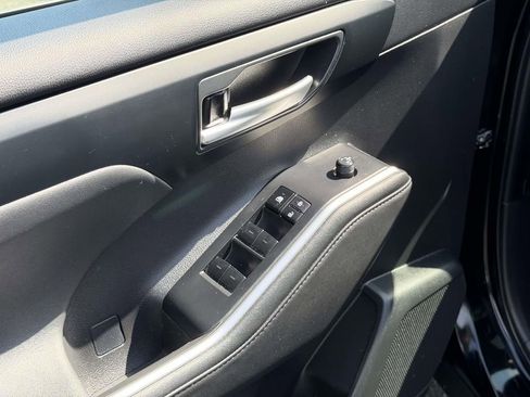 Certified 2024 Toyota Highlander XLE image 18