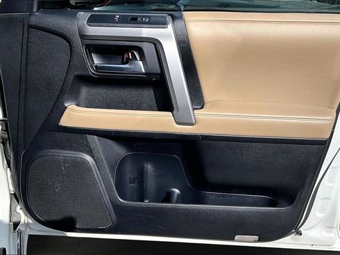 Used 2014 Toyota 4Runner Limited image 23