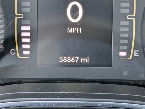 Used 2019 Jeep Cherokee Latitude Plus image 31