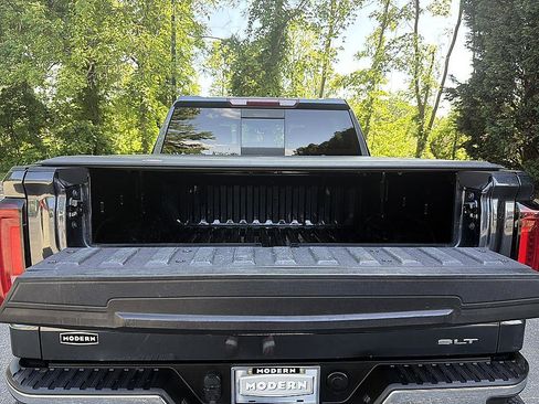 Used 2022 GMC Sierra 1500 SLT w/ SLT Premium Package AWD/4WD image 12