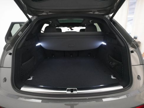 Used 2024 Audi Q5 e Prestige image 9