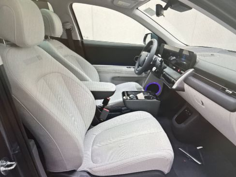 Used 2026 Hyundai Ioniq 5 Limited image 11