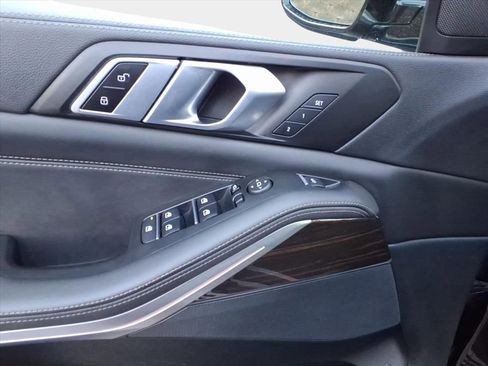 Used 2023 BMW X5 xDrive45e image 18