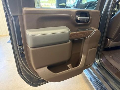 Used 2022 GMC Sierra 3500 Denali AWD/4WD image 29