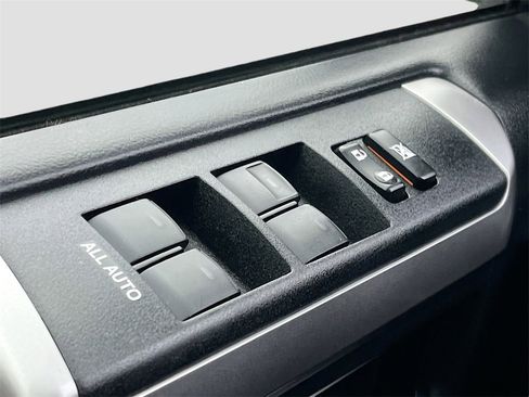 Used 2021 Toyota 4Runner SR5 Premium image 18