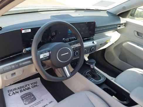 New 2027 Hyundai Kona SE FWD image 12