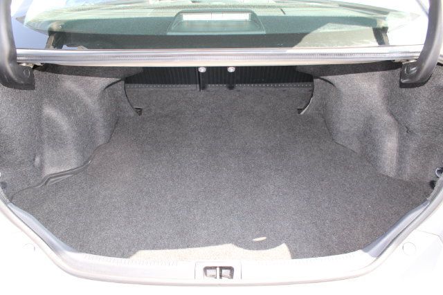 Used 2015 Toyota Camry SE FWD image 7