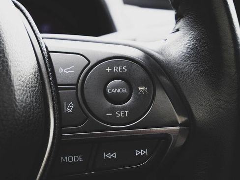 Used 2022 Toyota Camry XSE w/ Navigation Package FWD image 14