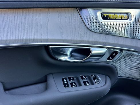 Certified 2025 Volvo XC90 B6 Ultra w/ Lounge Package image 12