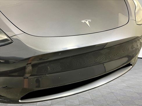 Used 2023 Tesla Model Y Long Range AWD/4WD image 33