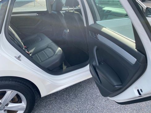 Used 2013 Volkswagen Passat 2.5 SE image 12