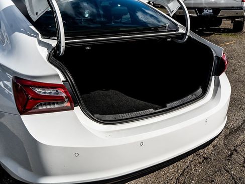 Used 2024 Chevrolet Malibu LT w/ Sport Edition FWD image 18