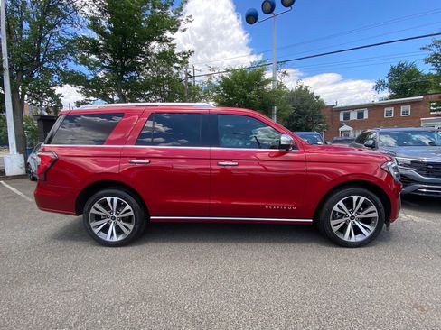 Used 2021 Ford Expedition Platinum RWD image 2