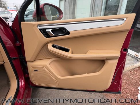 Used 2015 Porsche Macan Turbo image 32