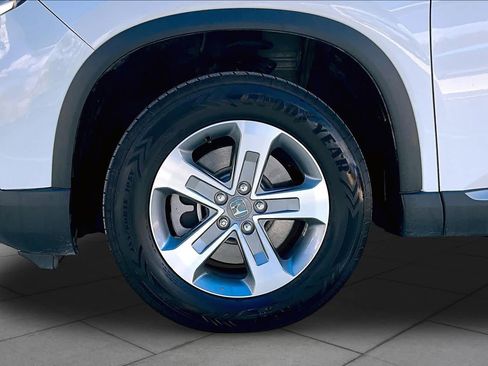 Used 2025 Honda Pilot EX-L image 11
